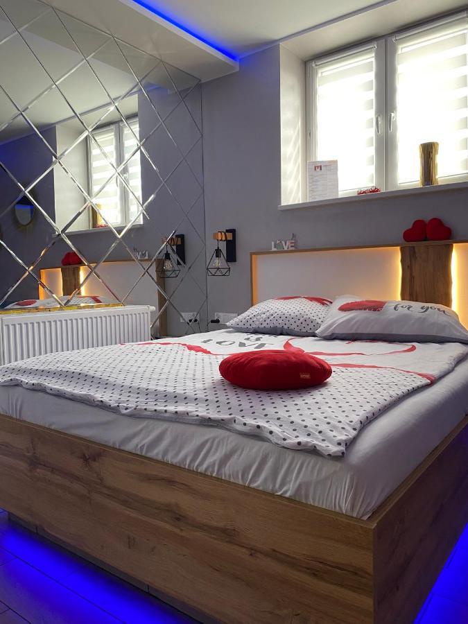 Apartament "Love" Centrum Z Duza Wanna Dla Dwojga غنيزنو المظهر الخارجي الصورة