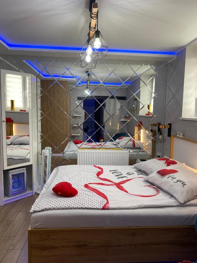 Apartament "Love" Centrum Z Duza Wanna Dla Dwojga غنيزنو المظهر الخارجي الصورة