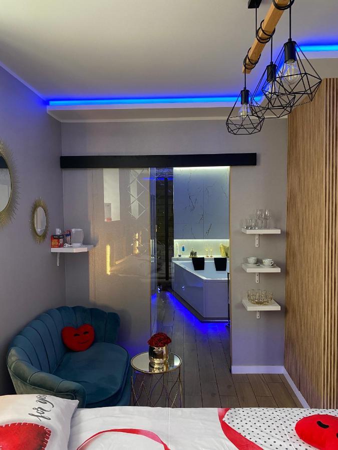 Apartament "Love" Centrum Z Duza Wanna Dla Dwojga غنيزنو المظهر الخارجي الصورة